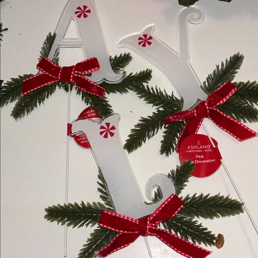 Holly and Berry Garland with Red Bows Green Pine Accents Floral Pics Letters NWT